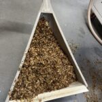 KUBAN焙煎機に毎日貯まるチャフ