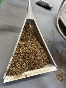 KUBAN焙煎機に毎日貯まるチャフ