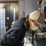 コーヒー豆焙煎のハゼ音を聞いています